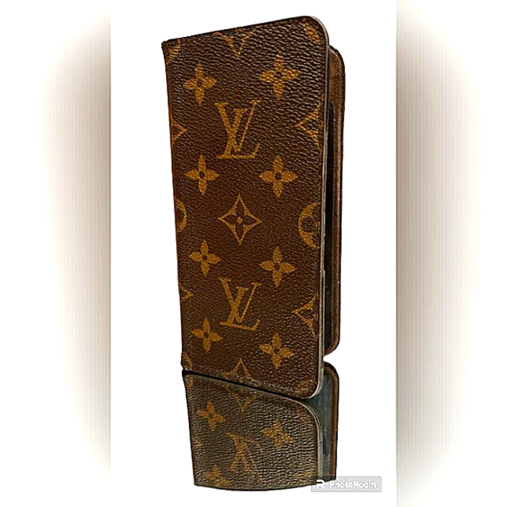 LOUIS VUITTON AUTHENTIC MONOGRAM LEATHER PHONE CASE EUC